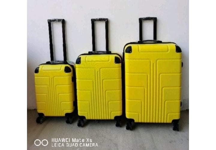 29 x 20 x 10 sales suitcase