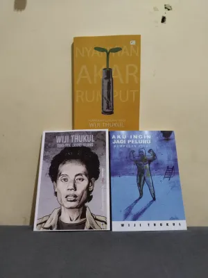 Set 3 Buku Wiji Thukul Aku Ingin Jadi Peluru Nyanyian Akar Rumput