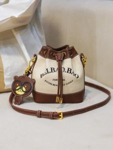Original Design Luxury Canvas Bucket Bag Crossbody Small Phone Bag for Young Women Casual Style Shoulder Bag Leisure Scene