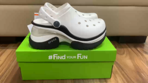 Giày sục crocs chuẩn xịn chống hôi chân nhựa tế bào êm mềm siêu bền đi mưa lội nước đi biển Crocs super bae bóng Glossy đế cao 8cm màu trắng