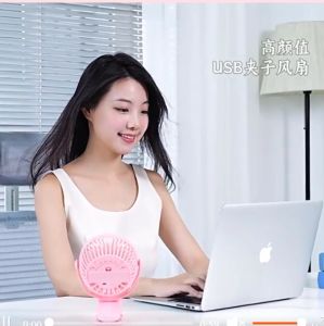 Quạt mini quạt tích điện kẹp bàn cực mát xoay 360 độ kẹp chắc chắn tiện dụng - Quạt mini đế kẹp đa năng
