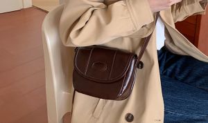 IELGY กระเป๋ากระเป๋าหนังนิ่มแว็กซ์น้ำมันย้อนยุคผู้หญิงคนส่งเอกสารสะพายไหล่แบบลำลองเข้ากับทุกชุดได้