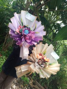 Buket hijab jumbo 1-3 pcs/ buket hijab segiempat polos Bella Square/ Buket hijab segiempat motif/ buket hijab/ buket lamaran/ buket Engagement buket Anniversary buket hari ibu