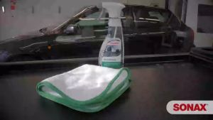 Chai xịt làm sạch nội thất đa năng Sonax 321200 500ml - Làm sạch toàn diện tay nắm vải bọc nệm da nhựa trần xe cửa sổ trời - Dmall247