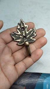 Kapstok / gantungan baju / gantungan handuk kuningan motif daun
