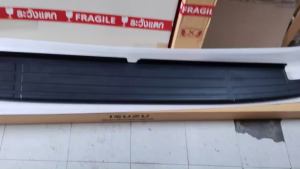 แผ่นยางบนกันชนหลัง ISUZU D-max 2012-2019 แท้เบิกศูนย์