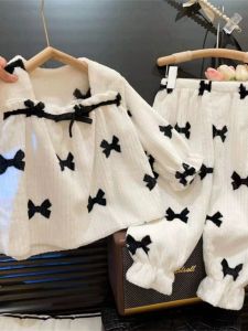 Childrens Coral Fleece Pajamas Set Long Sleeve Soft Warm Home Clothes Two-Piece Suit Autumn Winter Thermal Comfortable Sleepwear