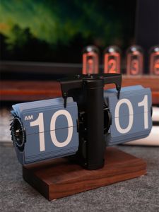 Retro Automatic Mechanical Page Turning Desktop Clock Home Clock Creative Digital Table Clock European Style Battery Powered