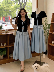 Slimming Age-reducing Design Sense Lace-patched Outfit Set