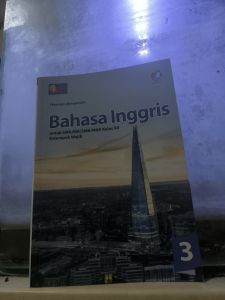 Buku BAHASA INGGRIS 3 untuk SMA/MA/SMK/MAK KELAS XII