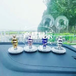 Trang Trí Taplo Xe Hơi BearBrick Sáp Thơm Cao Cấp New 2024
