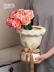 Creative Ceramic Handheld Bouquet Vase Cream Style Dining Table Living Room Decorations Nordic Style Flower Pot Home Ornaments