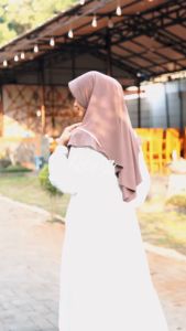 Bergo Alita oleh Qeysa Hijab: Desain Elegan & Berkualitas Tinggi