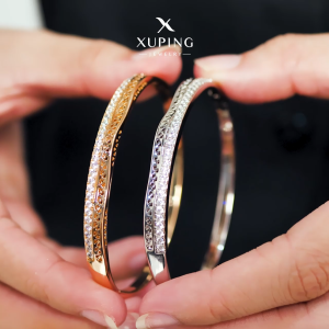 Xuping Gelang Tangan Fashion Wanita Susun Anti Karat 0131240573