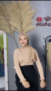 Sweter Rajut Kriwil Kerah Tinggi: Desain Keren & Nyaman