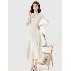 Elegant French Lace Trim Shoulder Bared Dress High Relief 3D Sculpture Long Skirt Ladylike Countess Feel Small Formal Dress