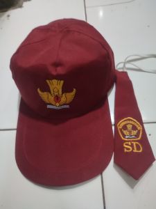 topi dan dasi sekolah sd untuk laki-laki bordir