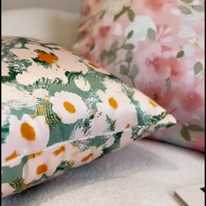 KULECHAOWAN | Hot Game Min World Classic Movie Pillow Cover Design cushion Cover decor Holiday Decorati