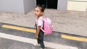 กระเป๋าเป้สะพายหลัง กันน้ํา ลายคิตตี้ สําหรับเด็กผู้หญิง เด็กอนุบาล