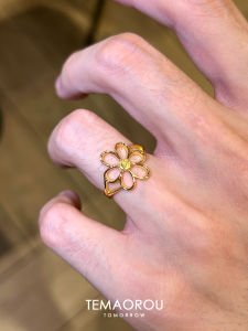 Non-Fading Titanium Steel Floral Ring for Women Unique Hollow Design High-End Sensation Open Finger Ring Fashionable Jewelry