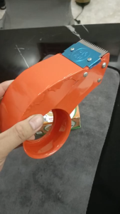 Dụng cụ cắt băng keo băng dính bản rộng 5cm cầm tay tiện lợi