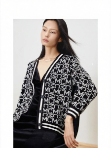 Vero Moda | Elegant Versatile Knit Sweater Cardigan With Wool And Print