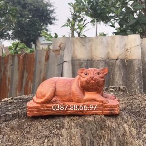 Tượng con mèo linh vật tuổi mão dài 15 20cm chất liệu gỗ hương cực đẹp