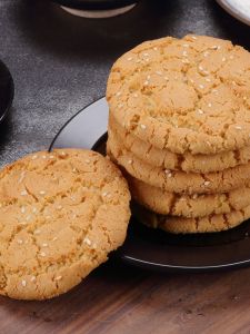 Traditional Court Style Plum Crisp Biscuits Senior Snack Individually Packaged Loose Whole Box Shandong Speciality Pastries
