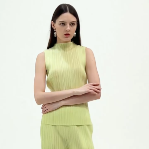 KESHANGYI 2026 Summer New Half-High Collar T-Shirt Miyake Pleated Simple Sleeveless Vest Casual Elastic Lightweight Womens Top Base Shirt