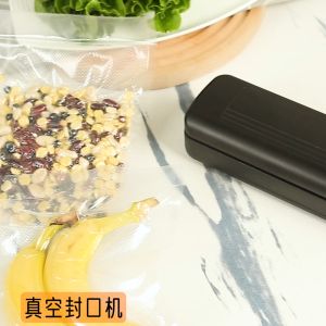 เครื่องซีลสูญญากาศ แรงดูดสูงเ เครื่องซีลอาหาร ใช้เปียกและแห้ง Vacuum Sealer แถมฟรีถุง 10ใบ 725