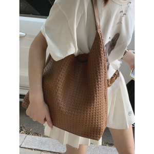 Retro Hand-Woven Womens Tote Bag New 2024 Trendy Korean Style Casual Large Capacity Underarm Bag