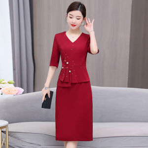 Silk Evening Dress V-neck Five-sleeved Bodycon Mid-waist A-line Silken Gown for Wedding Suitable for Autumn Season