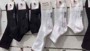 5 Pairs Breathable Sports Socks with Quick-Dry Moisture-Wicking Cushioning Massage Sole - Black & White / 3lengths