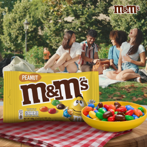 M&MS Peanut Chocolate Share Bag 180G Chocolate / Crunchy / Sharing