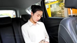 Philips Neck Massager Soothing 45°C Heating Vibwave Type-C Fast Charging (2000mAh/430g Weight)