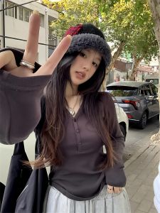 เสื้อยืดคอกลมแขนยาวสไตล์เกาหลีหลวมๆ สวมใส่สบาย ฤดูใบไม้ร่วง 2025 ผ้าฝ้ายผสมโพลีเอสเตอร์ ทรงหลวม กระดุม