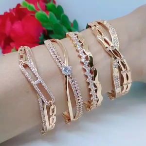 Gelang Tangan Bangle Wanita Titanium Xuping Perhiasan Aksesoris Fashion Lapis Emas Anti Karat GB48
