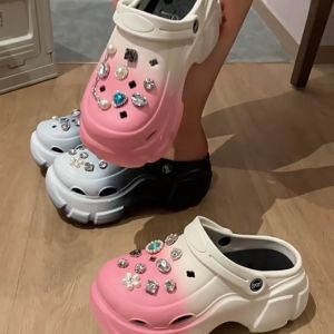 Summer Cave Shoes for Women Korean Cross Sandals EVA Hole Shoes Fashionable Outdoor Non-slip Beach Slippers for Girls