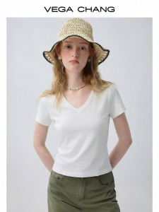 VEGA CHANG | Áo Thun Cloudy Feel V-Neck