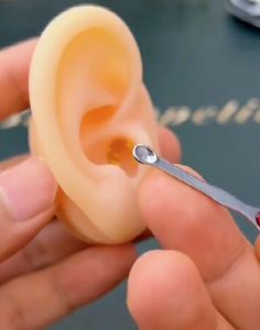 ไม้แคะหูแบบมีกาวในุตัว ไม้ทำความสะอาดหูแบบมีกาวไม้ ดูดขี๋หู สินค้านำเข้า ทีทุกบ้าน ในต่างประเทศต้องมีติดบ้าน พร้อมส่ง