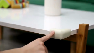 Bộ 2 Miếng Mút Xốp Bọc Cạnh Bàn Bịt Góc Nhọn Xe Đẩy Giường Dài 2 Mét Chống Va Đập An Toàn Cho Bé