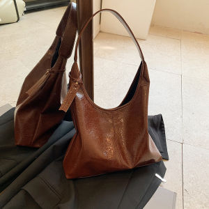 Red Hot Oil Wax Leather Tote Bag Womens 2025 New High-End Large Capacity Class Commute Single Shoulder Bag Casual Simple Style