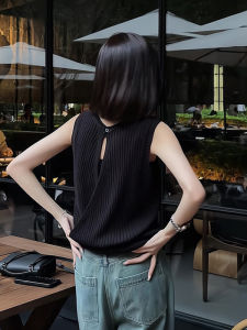 Stylish Comfortable Black Sleeveless T-shirt
