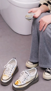 ครีมทําความสะอาดรองเท้าสีขาว – น้ํายาขจัดคราบอเนกประสงค์และน้ํายาฟอกสีฟันพร้อมฟองน้ําสําหรับรองเท้าผ้าใบทุกประเภท