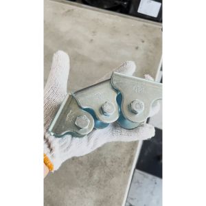 เฉพาะ ขาล้อเดี่ยว+นอต 3หุน เหล็กชุบซิงค์ (ตราปลา) สำหรับ ล้อประตูรั้ว ล้อประตู ล้อเหล็ก เหมาะกับ ล้อเหล็กรู3หุน