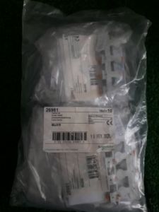 Tấm chắn vít 26981 Schneider dùng cho MCB