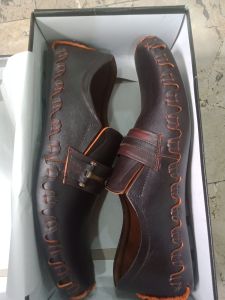 sepatu kasual pria dewasa bahan kulit