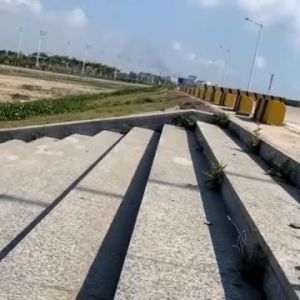 Mobil Remote Control MOUT-242 DRAGON STUNT RC Car 360° Rotation Mainan Anak Laki-Laki Aksi Stunt Offroad Rechargeable Bisa Muter Atraksi Keren Mobil Akrobatik Cocok Kado Unik RC Drift Mobil Remot Kendali Jarak Jauh