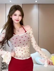 เสื้อยืดผู้หญิง แขนยาวชีฟอง ปลายกระดิ่ง พิมพ์ลายโบว์แดง เสื้อซับในคล้องคอสีแดง ชุดเซ็ต2ชิ้น เสื้อครอป #071