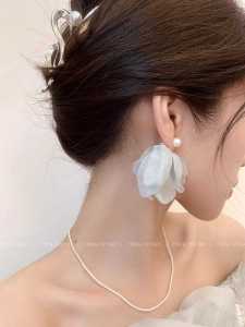 เครื่องประดับแฟชั่นสตรีดีไซน์เก๋หรูหรา: ต่างหูข้าวสาลี Wind Blossom Sweet Air Sense พู่ดอกไม้ Ear Studs
